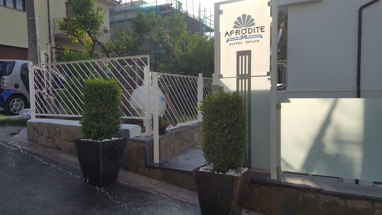 Afrodite Suites Deluxe Агрополи Екстериор снимка