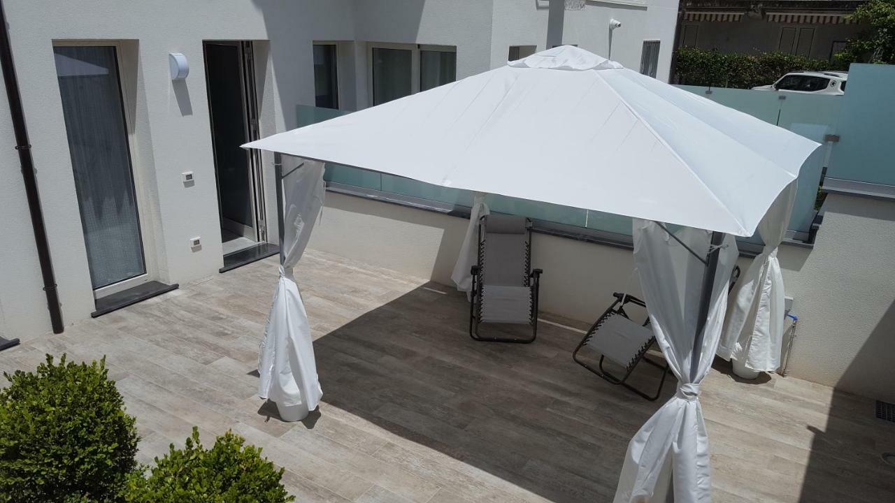 Afrodite Suites Deluxe Агрополи Екстериор снимка